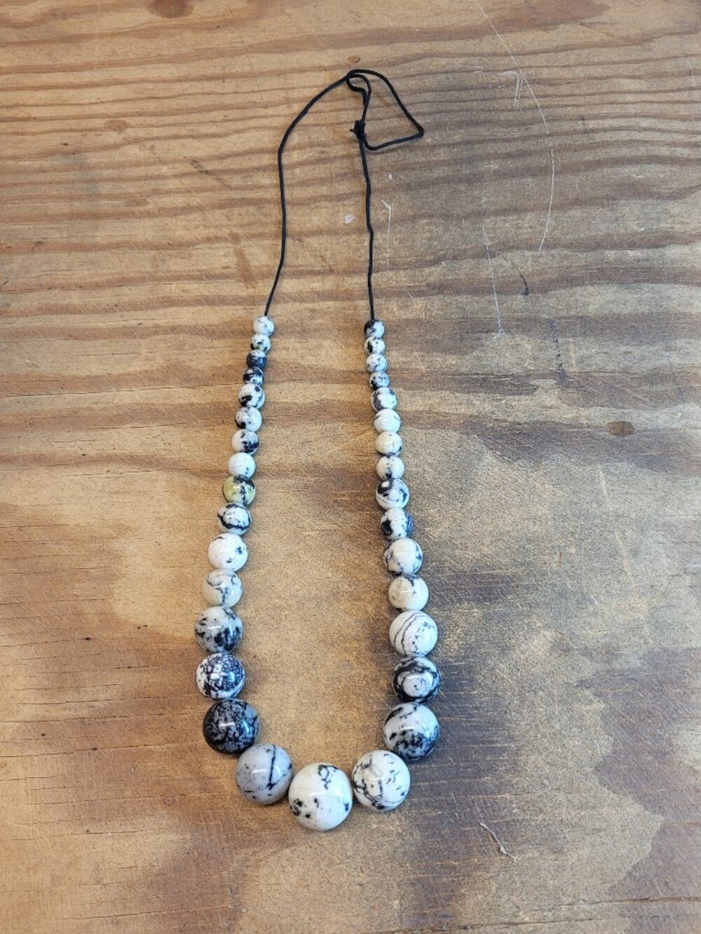 JTV Round Graduated White Turquiose Jasper Adjustable Necklace